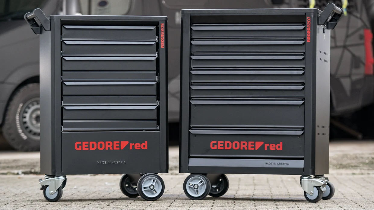 GEDORE red Werkzeugwagen GEDworker und GEDmaster vor einem Van