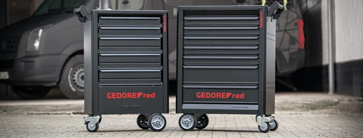 GEDORE red Werkzeugwagen GEDworker und GEDmaster vor einem Van