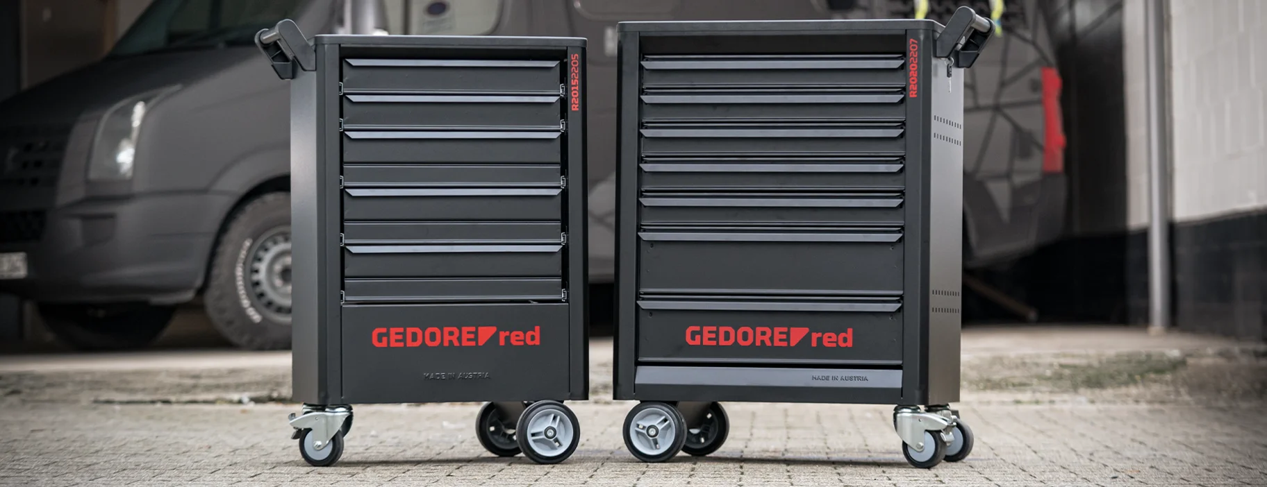 GEDORE red Werkzeugwagen GEDworker und GEDmaster vor einem Van