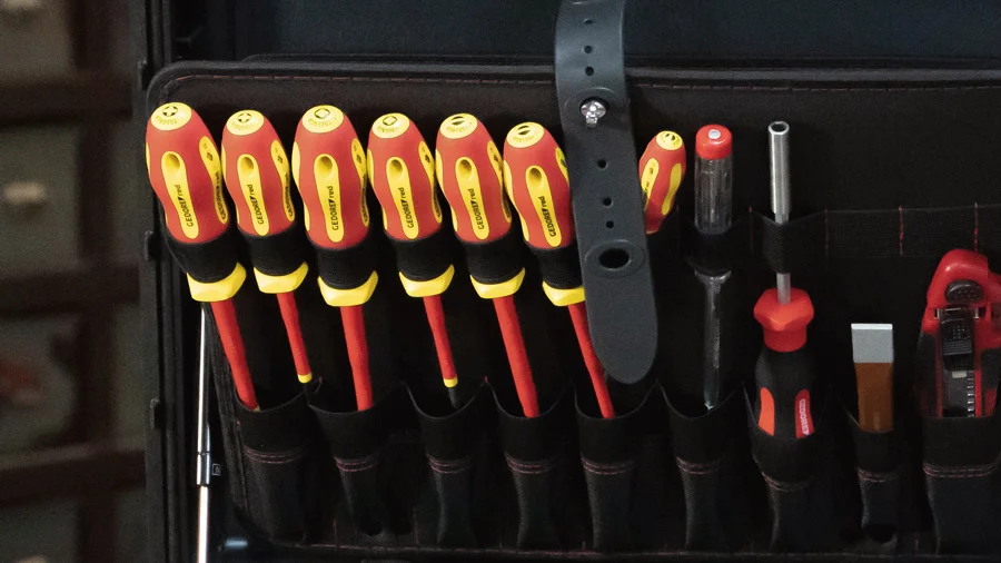 GEDORE red VDE Schraubendreher in einem VDE-Werkzeugkoffer