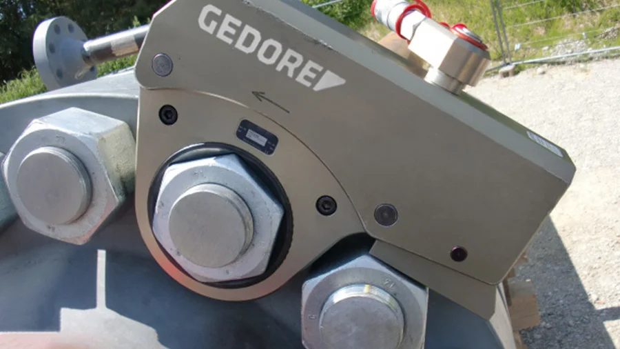 Kassettenschrauber LDK von GEDORE Torque Solutions auf einem Sechskant