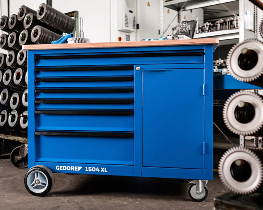 Die GEDORE Werkbank 1504 XL sorgt für Ordnung im Betrieb