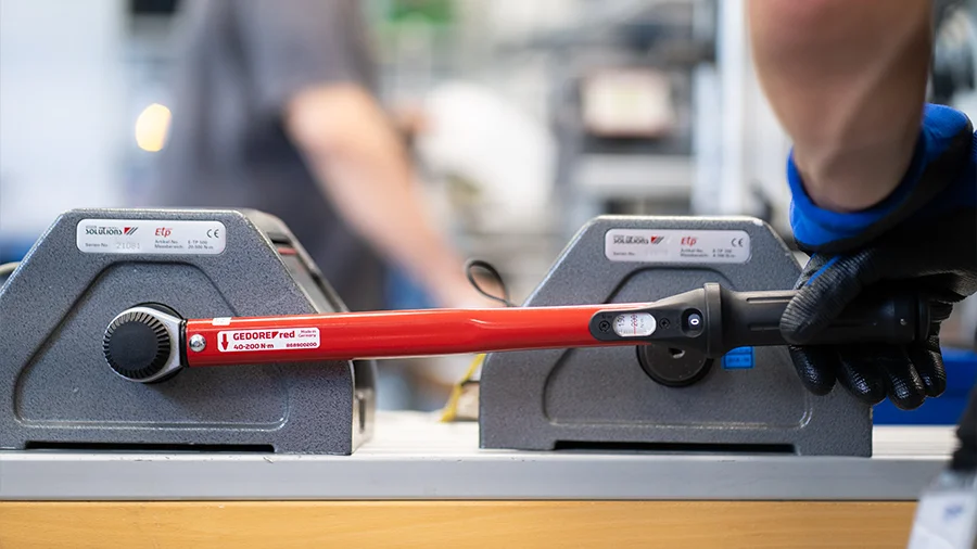GEDORE red torque calibration in a DAkkS laboratory